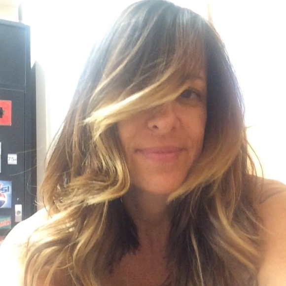 Profile Picture of Amy Higgins (@discogirl67) on Poshmark