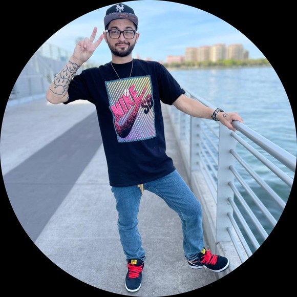 Profile Picture of Gary Viscomi (@merked_sb) on Poshmark