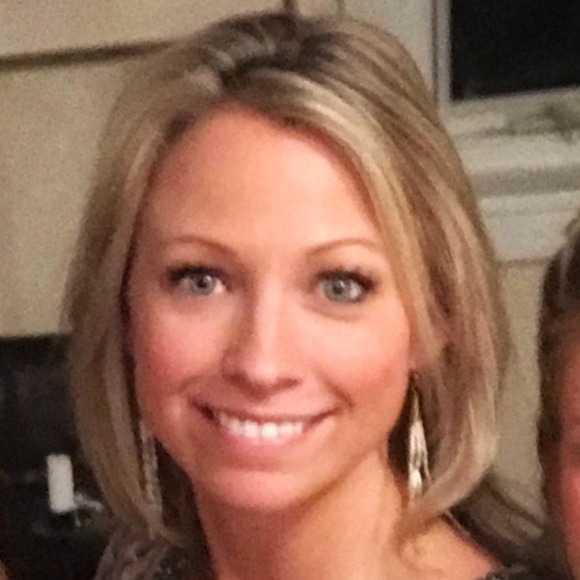 Profile Picture of Crystal Cobb (@cobbie1983) on Poshmark