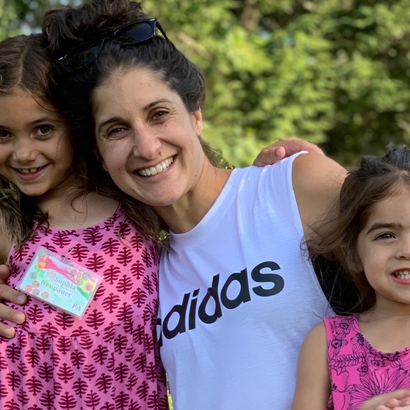 Profile Picture of Eftihia Neupauer (@eftihiag) on Poshmark