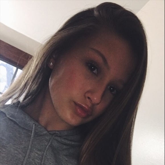 Profile Picture of Morgan Baumgartner (@morganbaumga172) on Poshmark