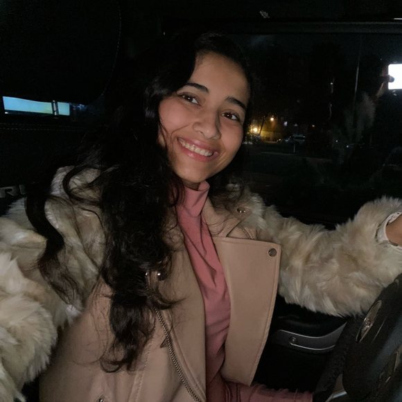 Profile Picture of Raquel Cuéllar (@alexa2690) on Poshmark