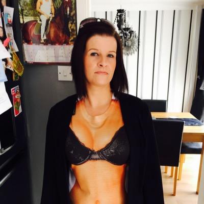 Profile Picture of Jo Osborne (@joosborne1981) on Twitter