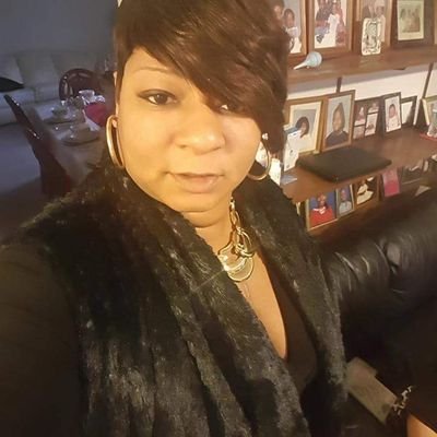 Profile Picture of Phyllis Wright (@TheOneBigRed) on Twitter