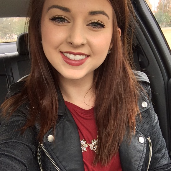 Profile Picture of Jacy Land (@jmland) on Poshmark