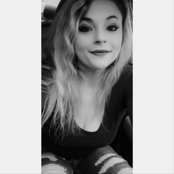 Profile Picture of Heather Cockerham (@hcockerham) on Poshmark