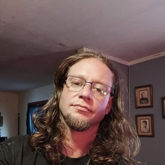 Profile Picture of Mark Maxon (@mmaxon246) on Poshmark