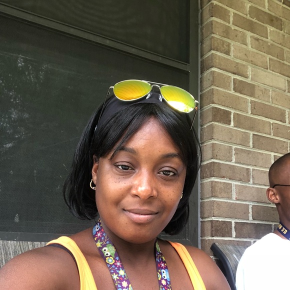Profile Picture of Kimberly Lide (@kimlide) on Poshmark