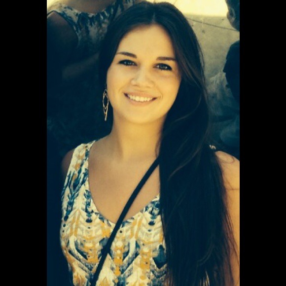 Profile Picture of Julianne Aprile (@juaprile) on Poshmark