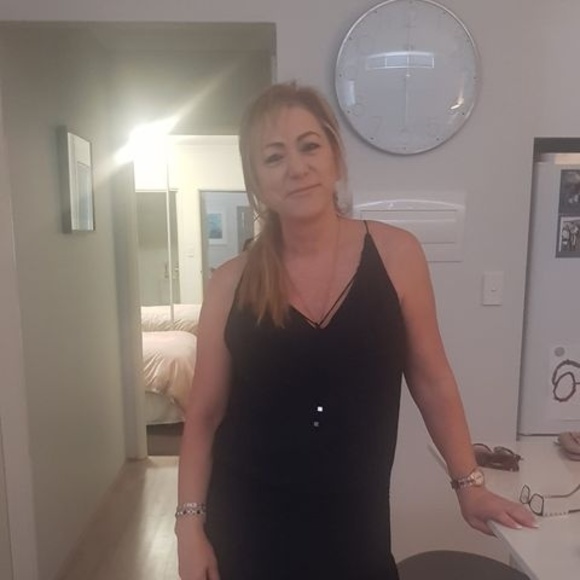 Profile Picture of Marea Beard (@mareabeard) on Poshmark