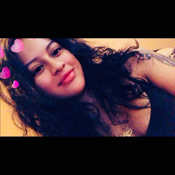 Profile Picture of Zalome Segundo (@segundo_93) on Poshmark
