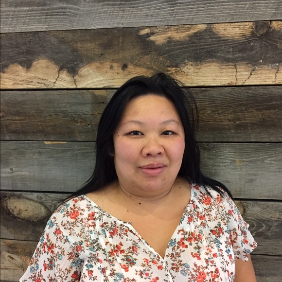 Profile Picture of Alice Tang (@tanga927) on Poshmark