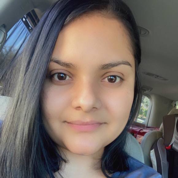 Profile Picture of Lupita Inocencio (@lupitainocencio) on Poshmark