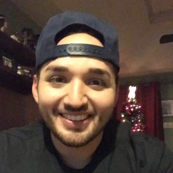 Profile Picture of Felipe Galaviz (@fgalavi1) on Poshmark