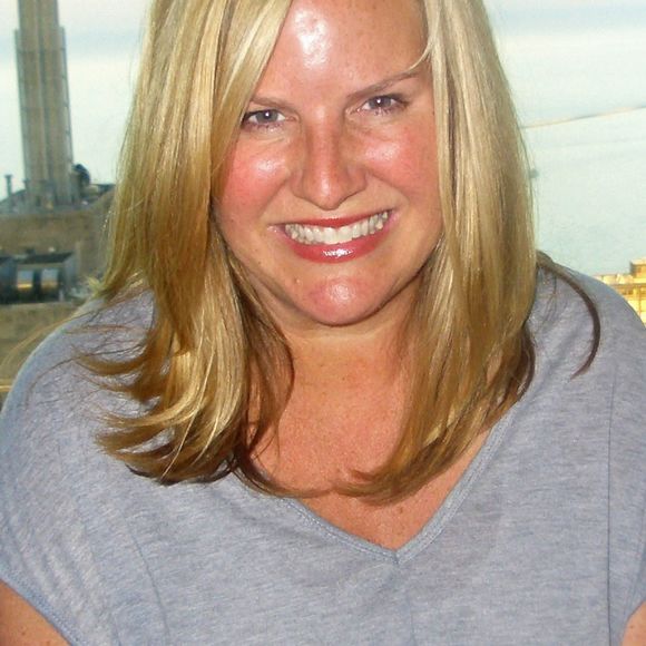 Profile Picture of Margaret Bellowe (@msuite) on Poshmark