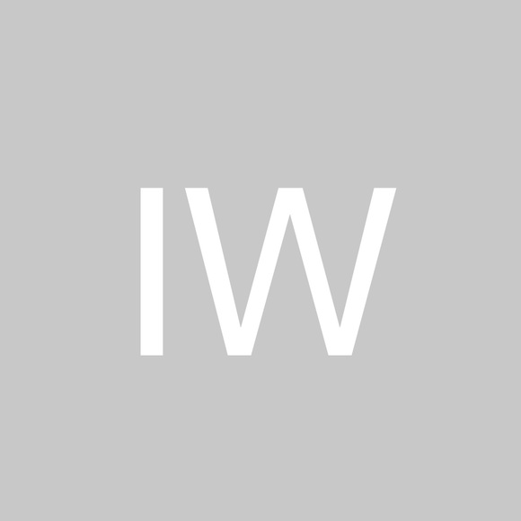 Profile Picture of Ivory Wright (@iewright) on Poshmark