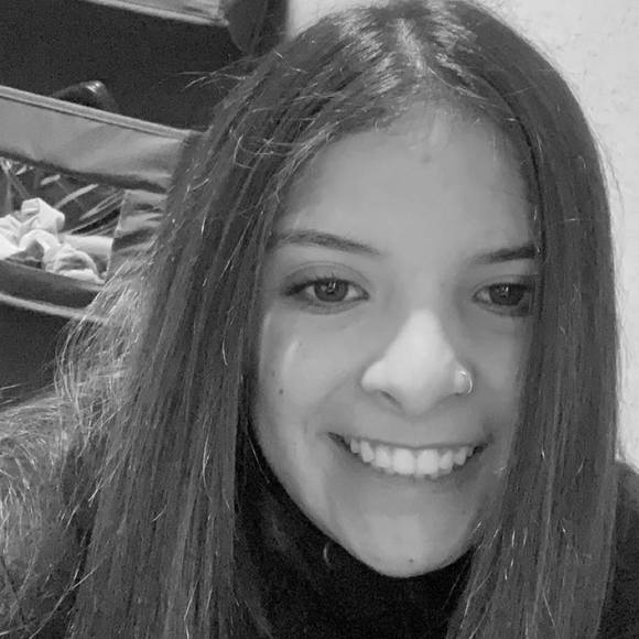 Profile Picture of Evalena Lieuallen (@evalenal) on Poshmark