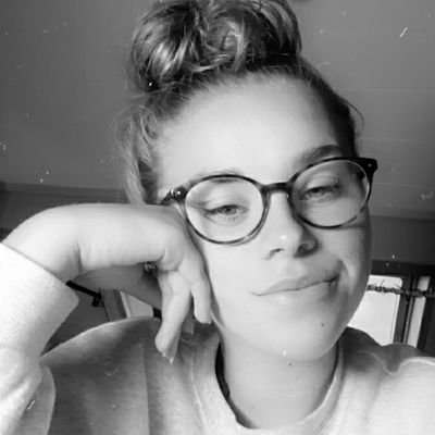 Profile Picture of Léa Picard (@Lapicard8) on Twitter