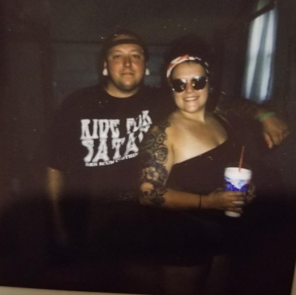 Brett Constein - Poshmark Profile Picture of Brett Constein (@rissa163) on Poshmark