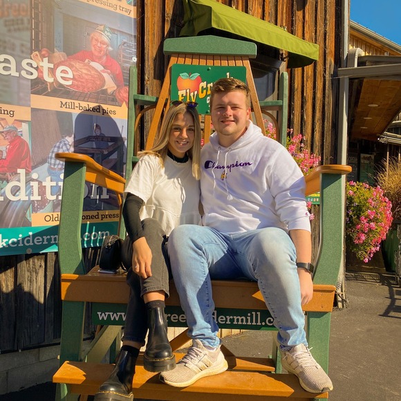 Leah Zilkowski - Poshmark Profile Picture of Leah Zilkowski (@leahzilkowski) on Poshmark