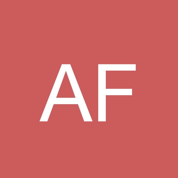 Profile Picture of Amber Ferrill (@amber_ferrill) on Poshmark