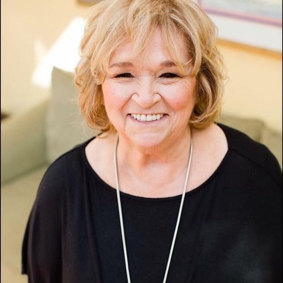 Profile Picture of Muriel Kutner (@murkey) on Poshmark