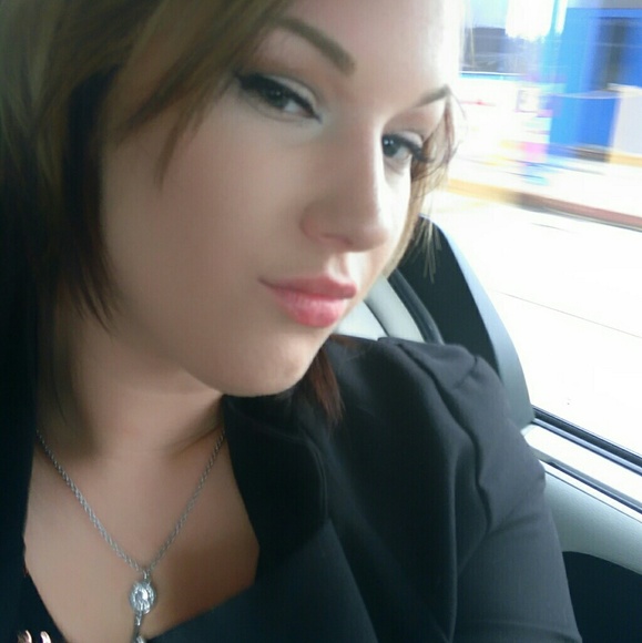Profile Picture of Melinda Kehres (@mkehres7964) on Poshmark