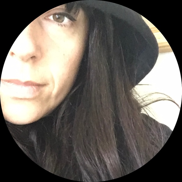 Profile Picture of Heather Doherty (@bugbyte) on Poshmark