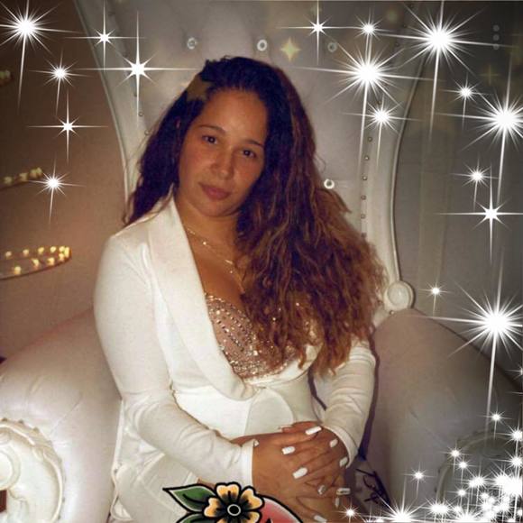 Profile Picture of Tiffiney Murphy (@tiffineym27) on Poshmark