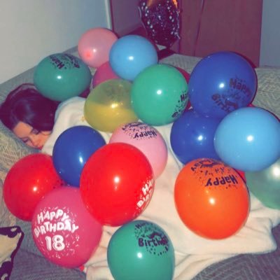 Profile Picture of Betsy-Jo (@BetsyJoWarren) on Twitter