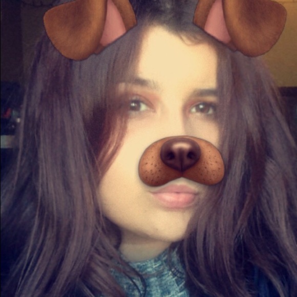 Profile Picture of Breanna Rezendez (@breerezendez) on Poshmark