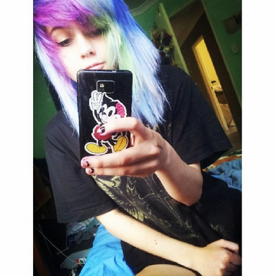Profile Picture of Hayley Whiting (@CindyL00py) on Twitter
