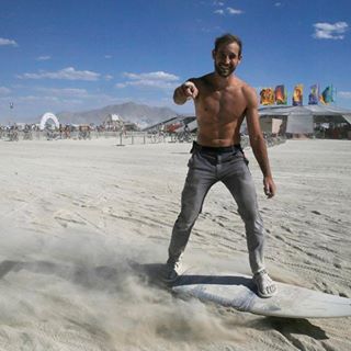 Profile Picture of Albert Garret (@albert.garret.35) on Facebook
