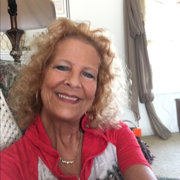Profile Picture of Jennifer Soden (@mychal112) on Poshmark