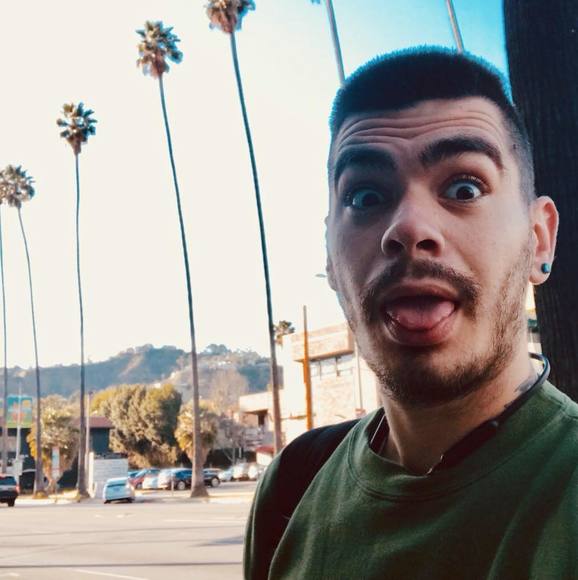 Profile Picture of Ahmet Gedik (@filmkafaliadam) on Poshmark