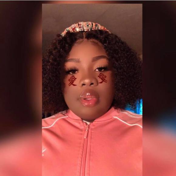 Profile Picture of Fayann Campbell (@fayann_campbell) on Poshmark