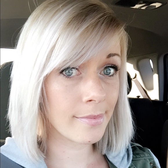 Profile Picture of Becca Rutledge (@becca2714) on Poshmark