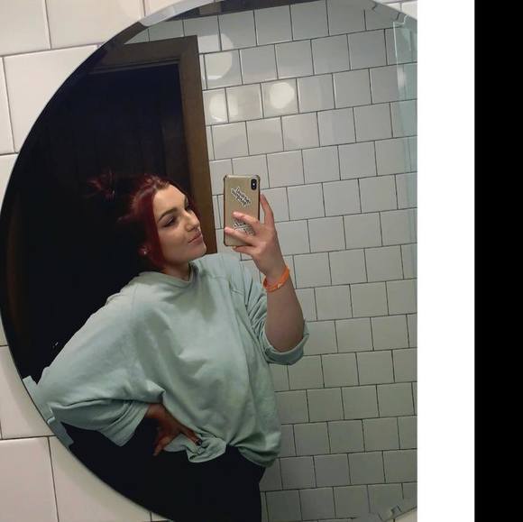 Profile Picture of Maria Dogaru (@mariadogaru) on Poshmark