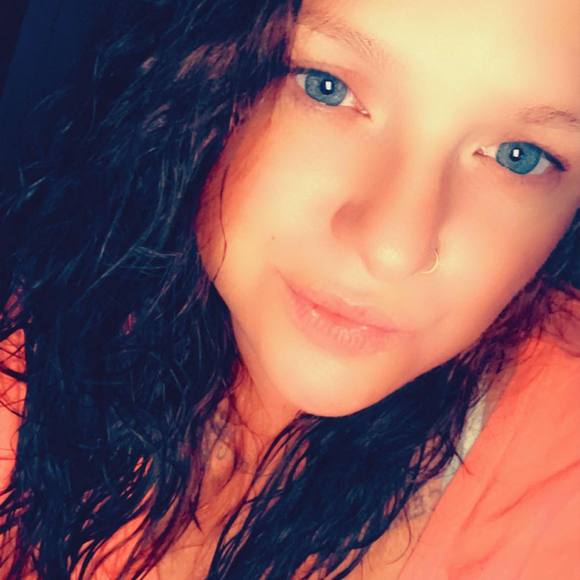 Profile Picture of Mallory Synovec (@mallorysynovec) on Poshmark