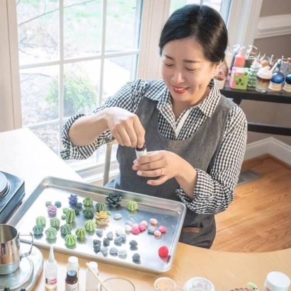 Profile Picture of Hyunjin Kim (@hyunjinkim332) on Poshmark