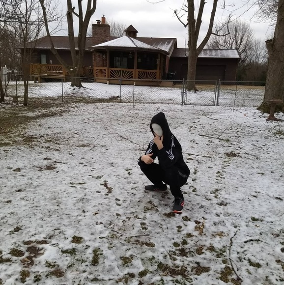 Profile Picture of Seth Huber (@seth_huber5453) on Poshmark