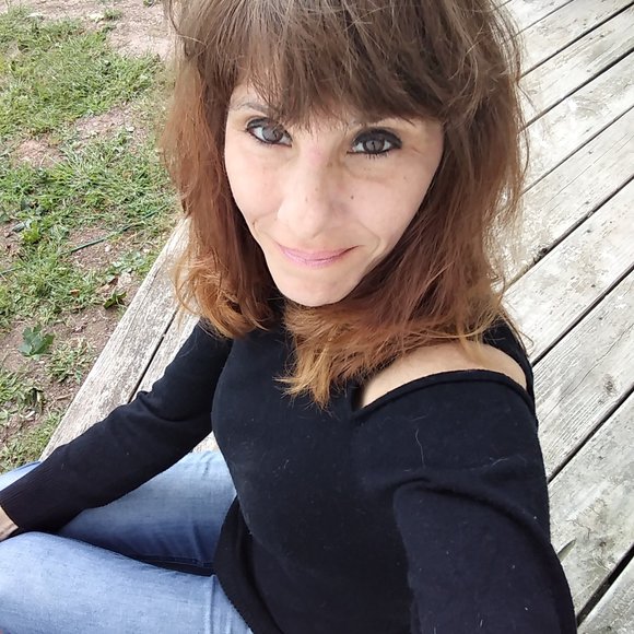 Profile Picture of Venus Gestl (@venusgestl) on Poshmark