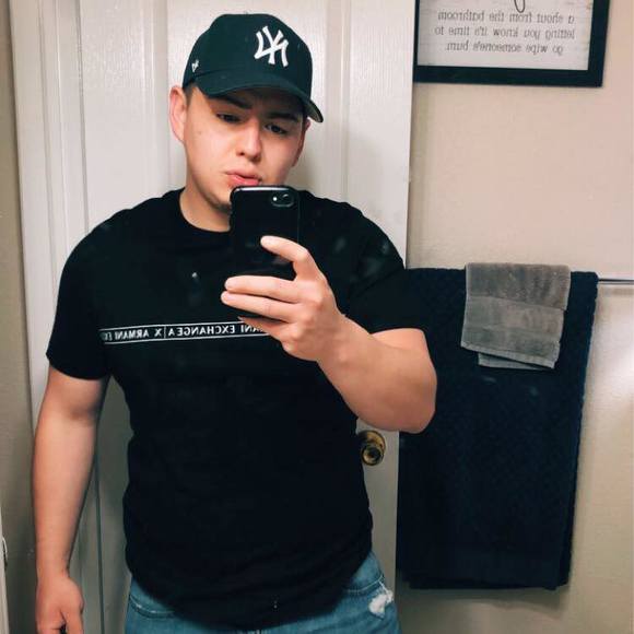 Profile Photo of Abel Sanchez (@abelsanch3) on Poshmark