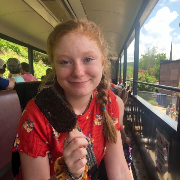 Profile Picture of Katelyn Goodroe (@kgoodroe032206) on Poshmark