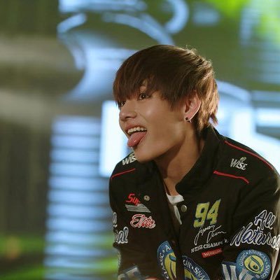 Profile Picture of Lauryn Mcdaniel (@lousylauri) on Twitter