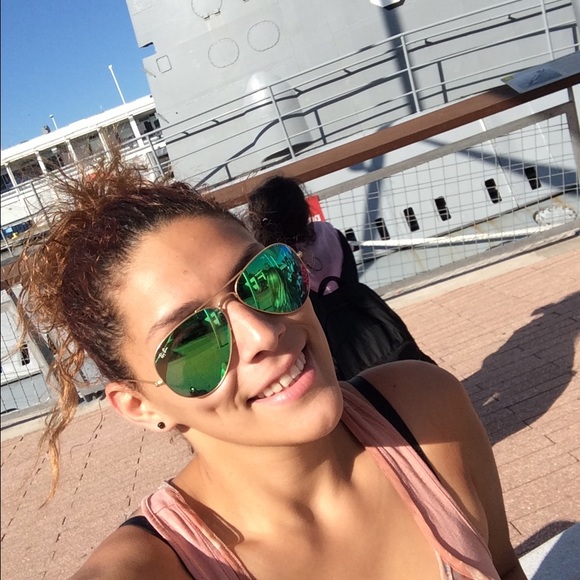 Profile Picture of Tonya Pereira (@pereira89) on Poshmark