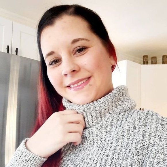 Profile Picture of Melynda Laurendeau (@melyrose95) on Poshmark