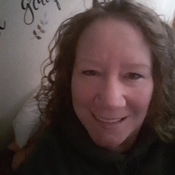Profile Picture of Terri Schweim (@tes201) on Poshmark