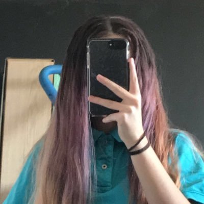 Profile Picture of Lara Hodges (@LaraHodges13) on Twitter