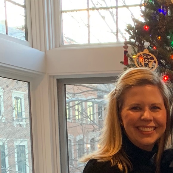 Profile Picture of Leslie Chessen (@les_chess) on Poshmark